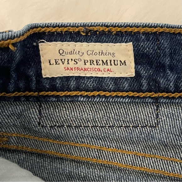 Levi’s Wedgie Straight Cropped Jeans - Picture 8 of 13